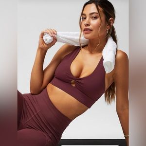 Fabletics Oasis Twist Medium Impact Sports Bra size S